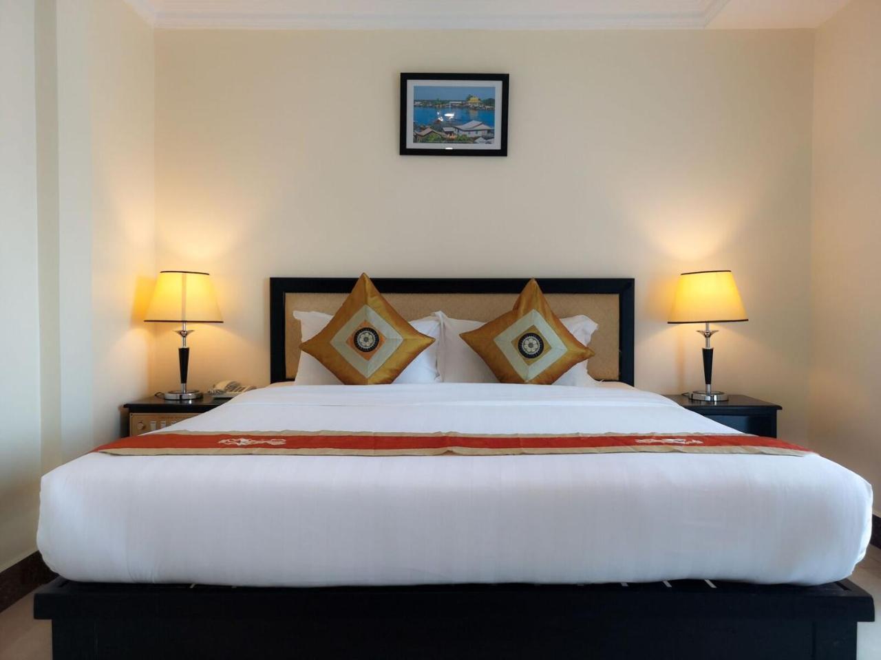 Cardamom Hotel&Apartment Phnom Penh Exterior foto
